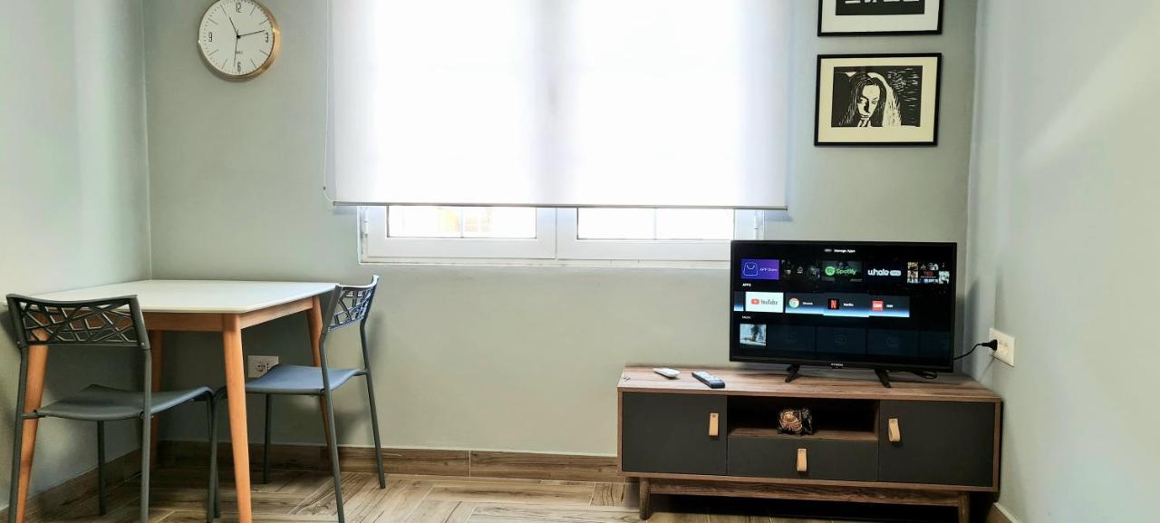 2V1 - 21 Dhjetori Apartment ติรานา ภายนอก รูปภาพ