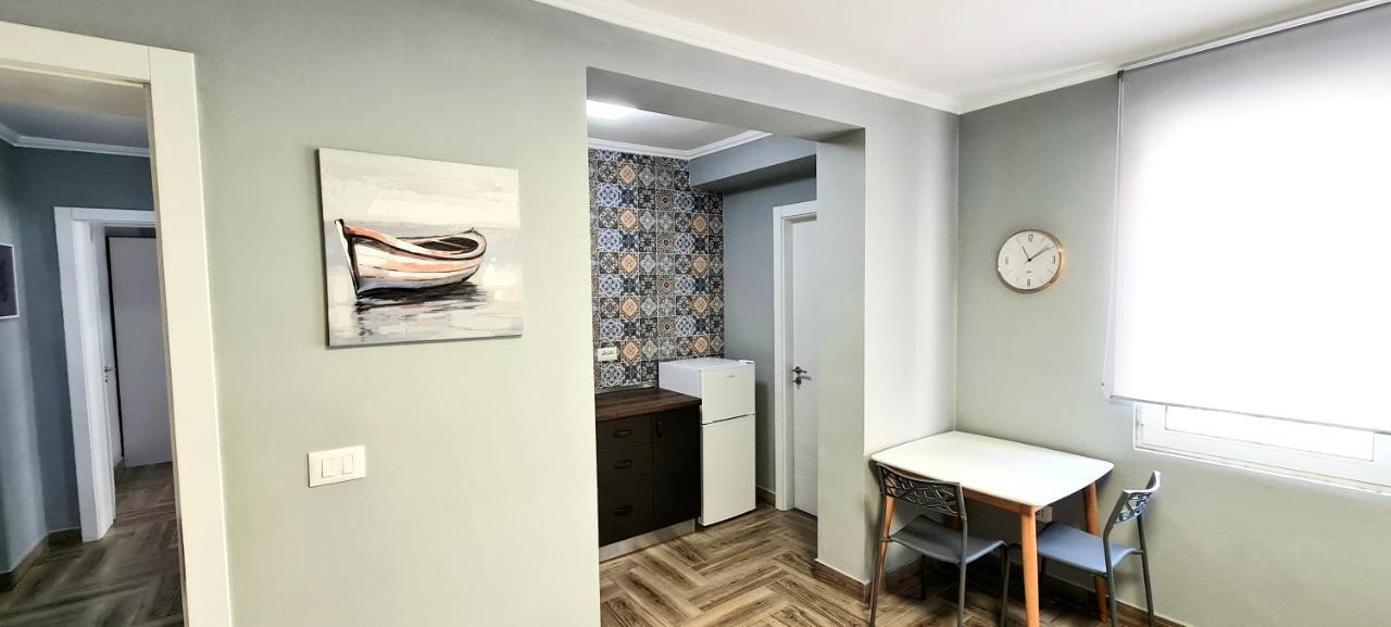 2V1 - 21 Dhjetori Apartment ติรานา ภายนอก รูปภาพ